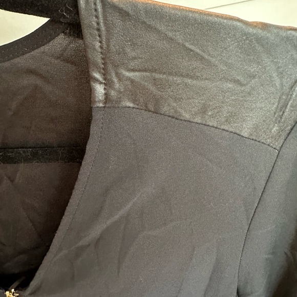 Express blouse. - Picture 3 of 3